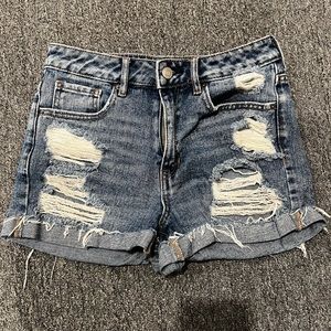 Pac Sun Women’s Ripped Mom Short Size 26